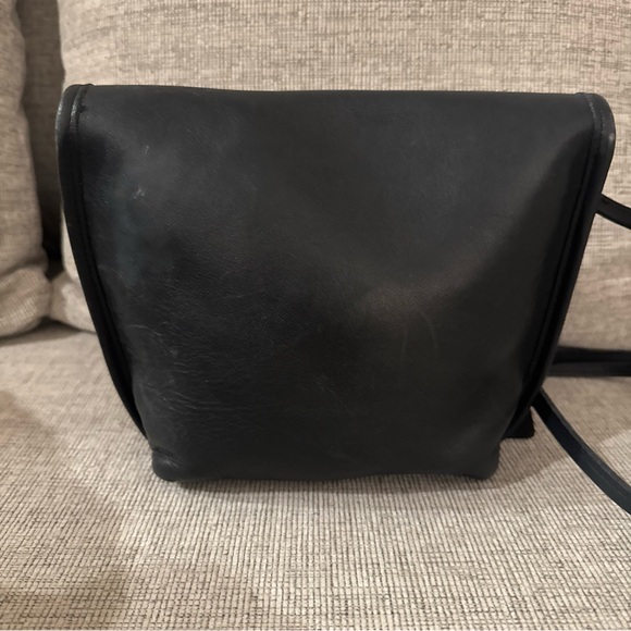 Vintage Coach Quincy Black Leather Crossbody Bag - Picture 5 of 16